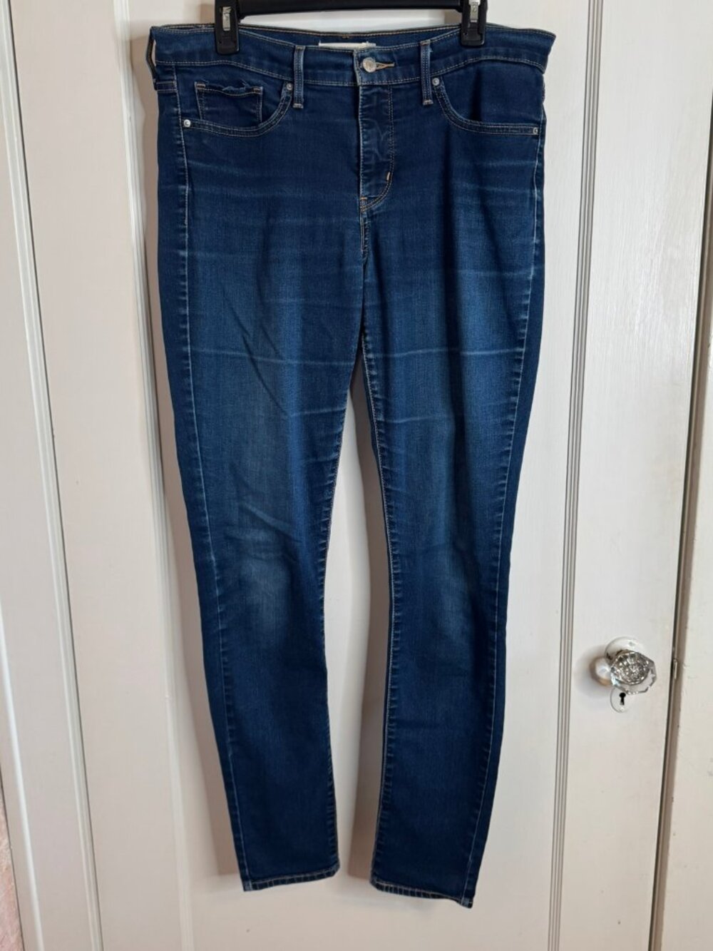 Levi's Dark Blue Wash Shaping Skinny Mid Rise 311 Jeans sz 31